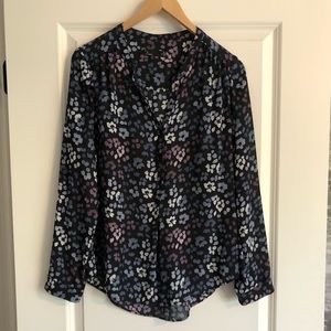 Noir floral button-down